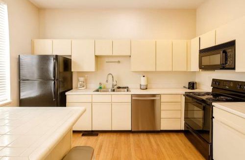 Soulard House | Soulard 2BR Balcony Free Parking Walk to Dining