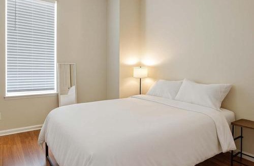 Soulard House | Soulard 2BR Balcony Free Parking Walk to Dining