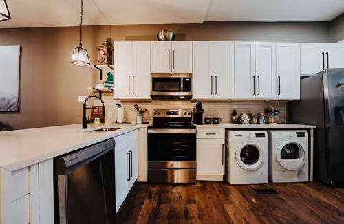 Soulard Cabin | Soulard Cabin Queen Bed WiFi Laundry Patio
