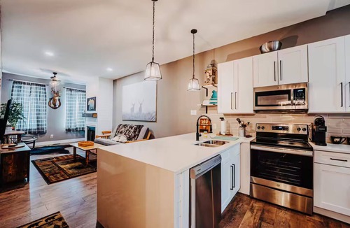 Soulard Cabin | Soulard Cabin Queen Bed WiFi Laundry Patio
