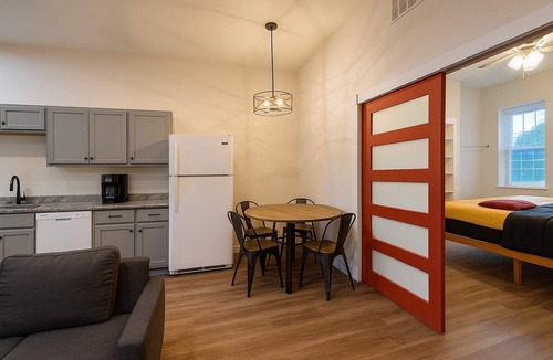 Soulard Apartment | Soulard King Loft near Anheuser-Busch Brewery