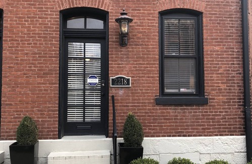 Soulard Apartment | Soulard Residence: Milan suite