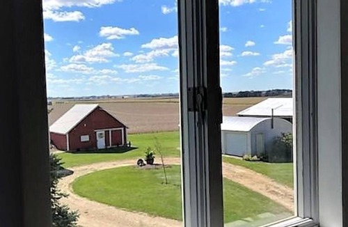 Fayette County House | Soules Barn & Bunkhouse ~ Experience a night in the country!
