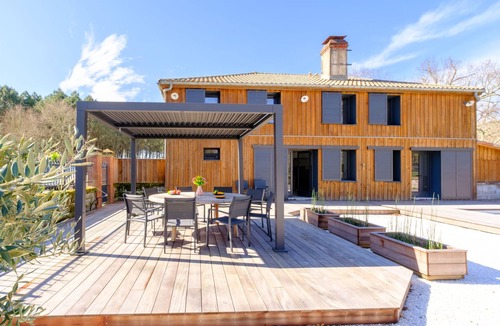 Sainte-Eulalie-en-Born House | Souleyraou by Interhome