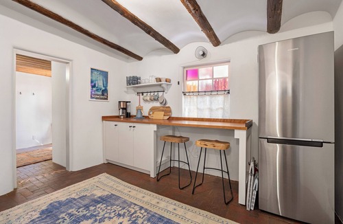 Southside House | Soulful Historic Adobe - 5 Min to Plaza