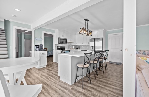 Newport House | Soundfront Retreat – Private Dock, Large Deck & Waterfront Views