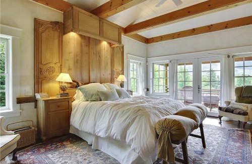 Stowe Hollow House | Soupcon: 4 br, fireplaces, game room, sauna, hot tub, views