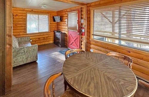 Lowman Hotel | Sourdough Lodge