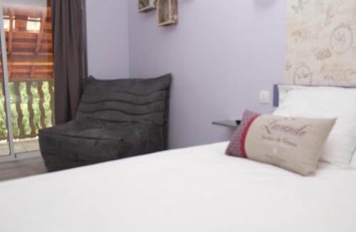 Saint-Simeon-de-Bressieux Bed & Breakfast | Sous Le Figuier