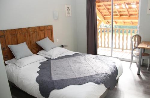 Saint-Simeon-de-Bressieux Bed & Breakfast | Sous Le Figuier