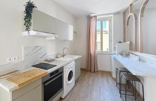 Chateauvert Apartment | Sous les arches