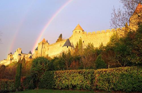 Carcassonne House | Sous les courtines