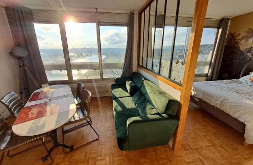 Quartier Vieux Marche-Cathedrale Apartment | Sous les Etoiles - dans le plus haut gratte-ciel avec parking en sus