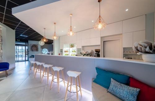 ViaRhona Hotel | Sous Les Pins