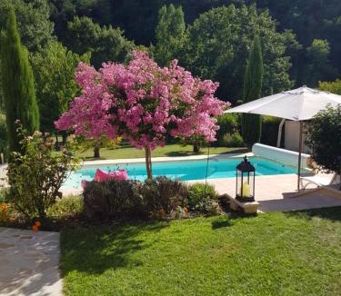 Solignac Bed & Breakfast | Sous les Remparts