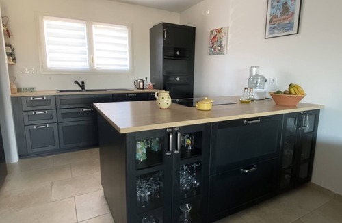 Vailhauques House | South air-conditioned detached house with private pool