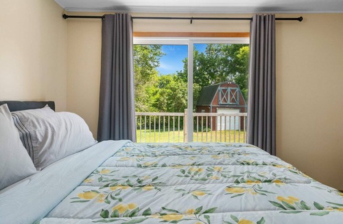 East Jordan Hotel | South Arm Retreats