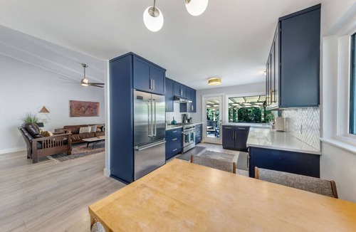 East Congress House | South ATX Home Sauna, Parking, Cowboy Pool