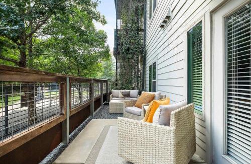 South Lamar House | South ATX Retreat - Sauna - Plunge - Pickleball