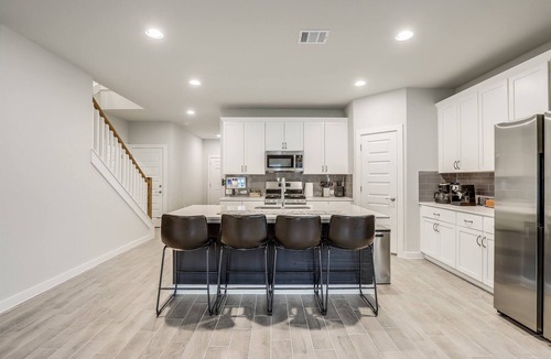 Travis County House | South Austin 5BR | EV Charger + Fenced Yard