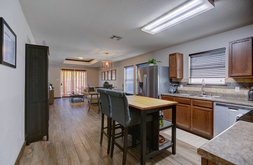 Manchaca House | South Austin Getaway | Great location | Backyard
