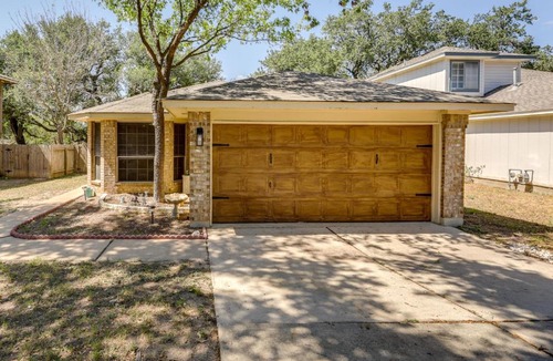 Park Ridge House | South Austin Home w/Yard: Pets Welcome!