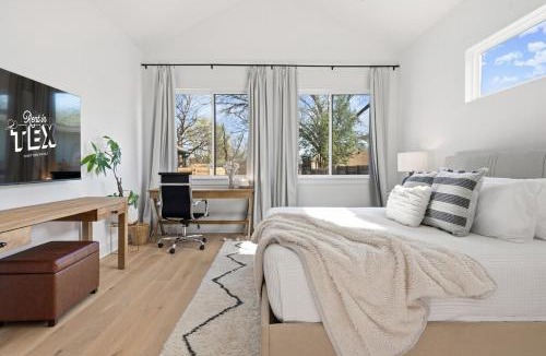 Austin House | South Austin Pool & Sauna 4BR w Firepit & Playroom