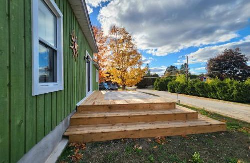 Hastings Highlands House | South Baptiste Lake View | Boat Launch | Game Room
