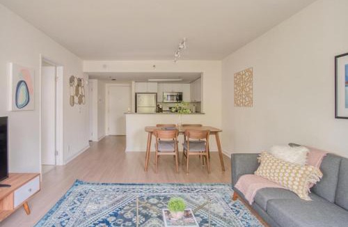 South Beach Apartment | South Beach 1br w on-site shops restaurants SFO-1659