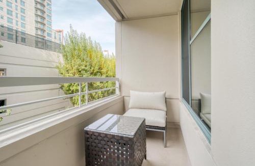 South Beach Apartment | South Beach 1br w on-site shops restaurants SFO-1659