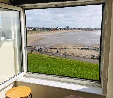 Ardrossan Apartment | South Beach Apartment