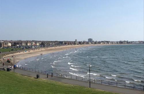 Ardrossan Apartment | South Beach Apartment