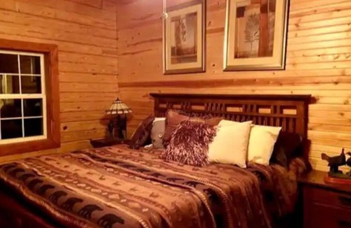 Doniphan Cabin | South Beach Resort