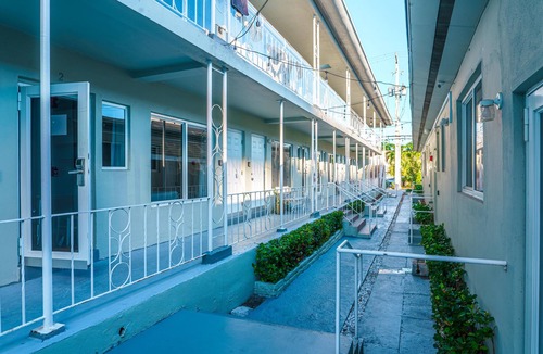 West Avenue Apartment | South Beach Two Bedroom Apartment
