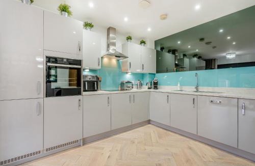 Blyth House | South Beach View