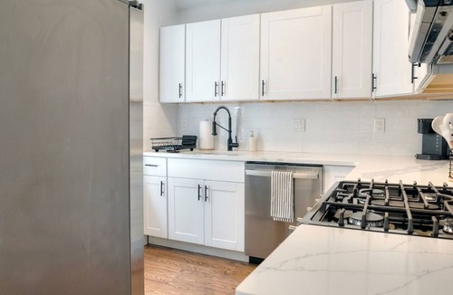 South Boston House | South Boston Dream 5BD/2Bath w/Sky Deck Near Airport