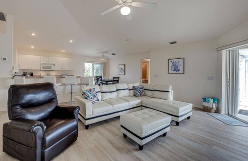 White Marsh House | South Bound | Waterfront | 3 Bed, 2 Bath