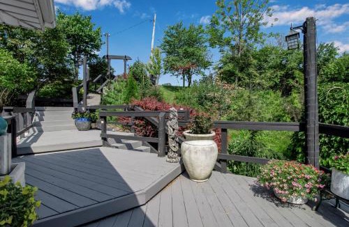 Grand Island Bed & Breakfast | South Bridge Bed and Breakfast