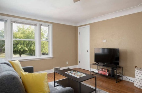 West Seneca Apartment | South Buf Retreat: Homey 1BR by Olmsted Park