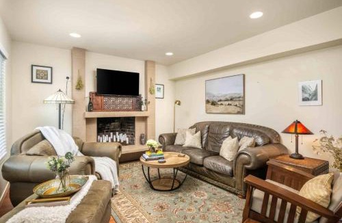 South Burlingame House | South Burlingame Hideaway