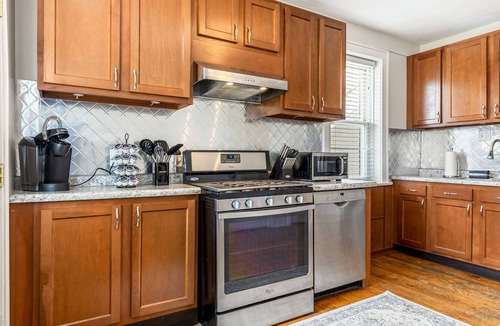 Lindenwood Park Apartment | South City Parkside Retreat