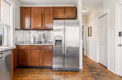 Lindenwood Park Apartment | South City Parkside Retreat