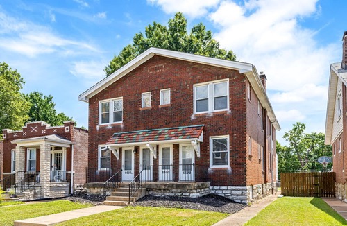 Lindenwood Park Apartment | South City Parkside Retreat