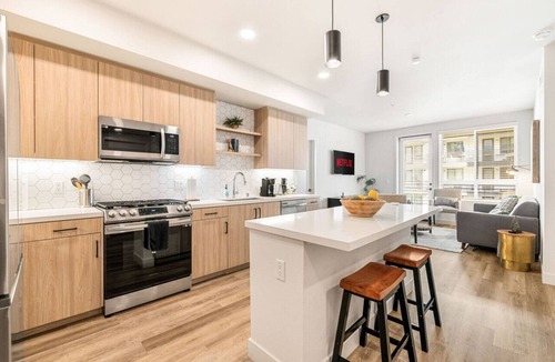 Santa Ana Heights Apartment | South Coast Modern: 2BD Gem | Pool, Gym + Parking