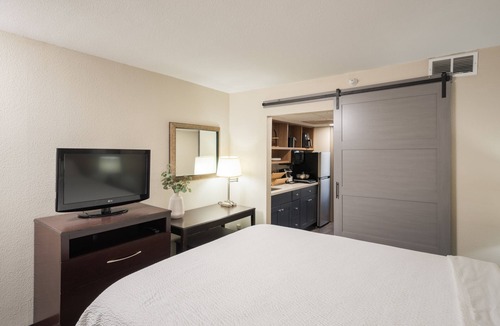Mesa Hotel | South Country Suites