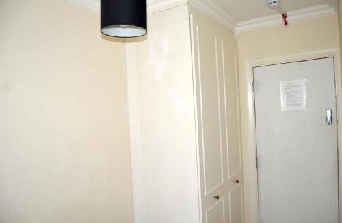 Selsdon and Ballards House | South Croydon