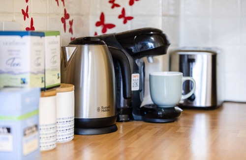 Chichester House | South Downs retreat house with free parking.