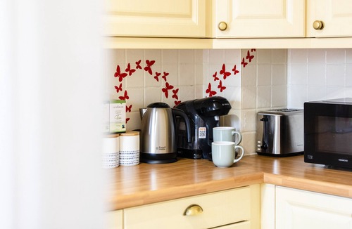 Chichester House | South Downs retreat house with free parking.