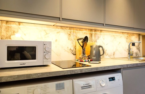 Meads Apartment | South Downs Studio - bijou hikers hideaway