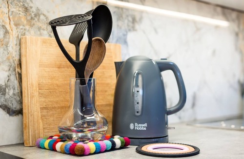 Meads Apartment | South Downs Studio - bijou hikers hideaway